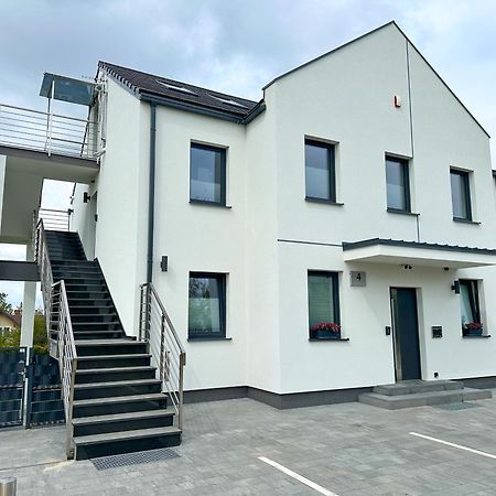 雷瓦 Pod Czworka酒店 外观 照片