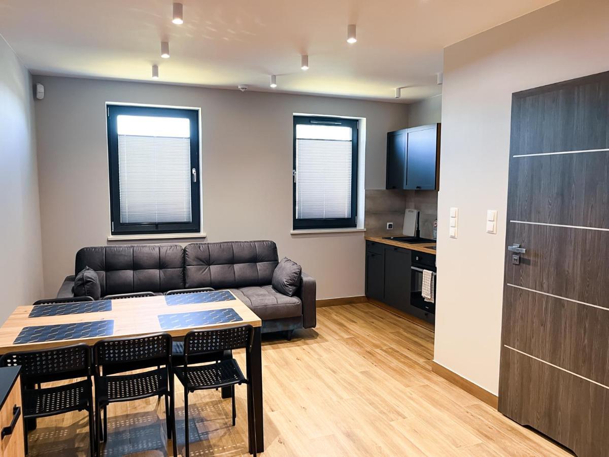 雷瓦 Pod Czworka酒店 外观 照片
